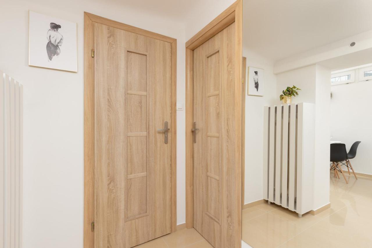 Lägenhet Cozy In The City Center Mazowiecka By Renters Warszawa