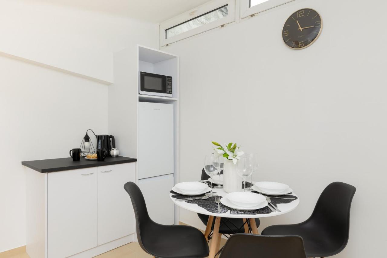 Cozy In The City Center Mazowiecka By Renters Warszawa