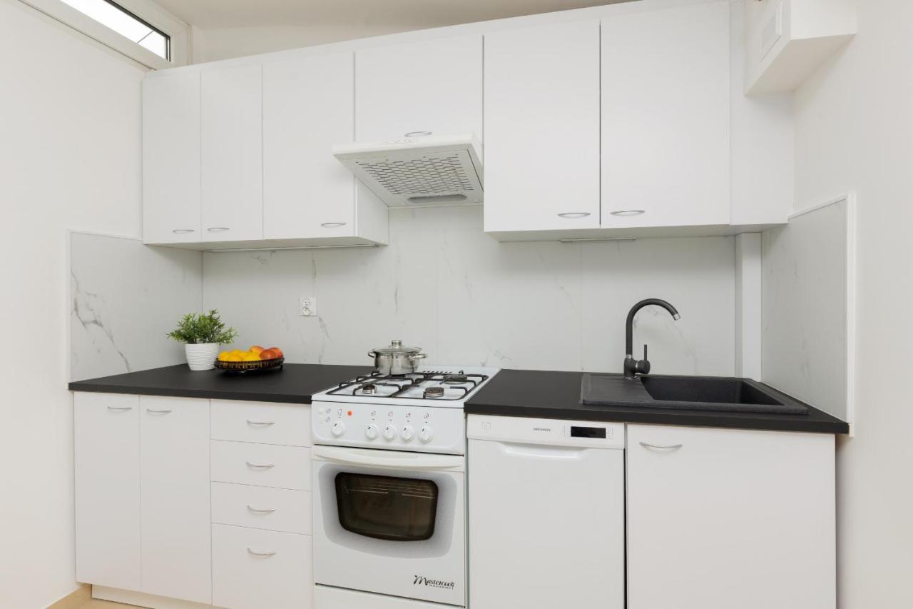 Cozy In The City Center Mazowiecka By Renters Warszawa