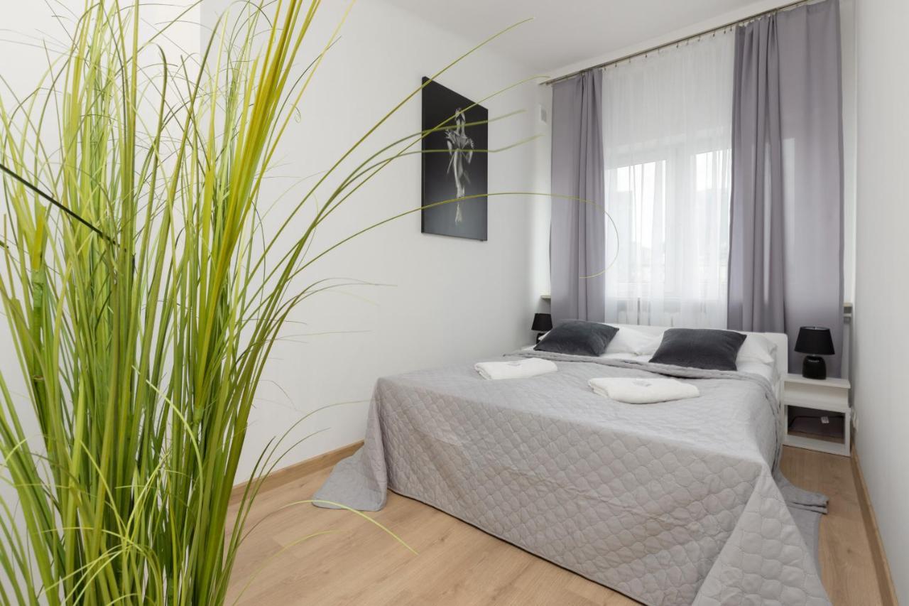 Cozy In The City Center Mazowiecka By Renters Leilighet