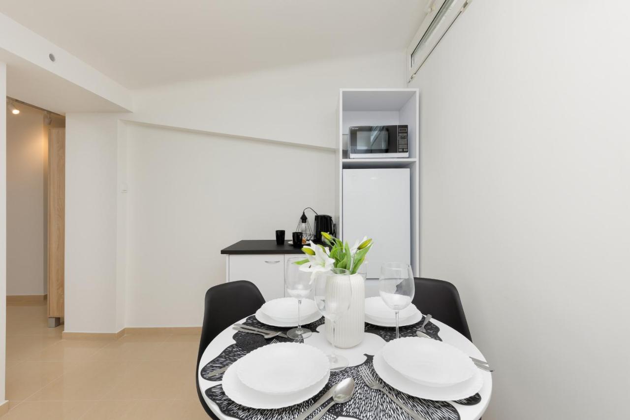 Cozy In The City Center Mazowiecka By Renters Leilighet *